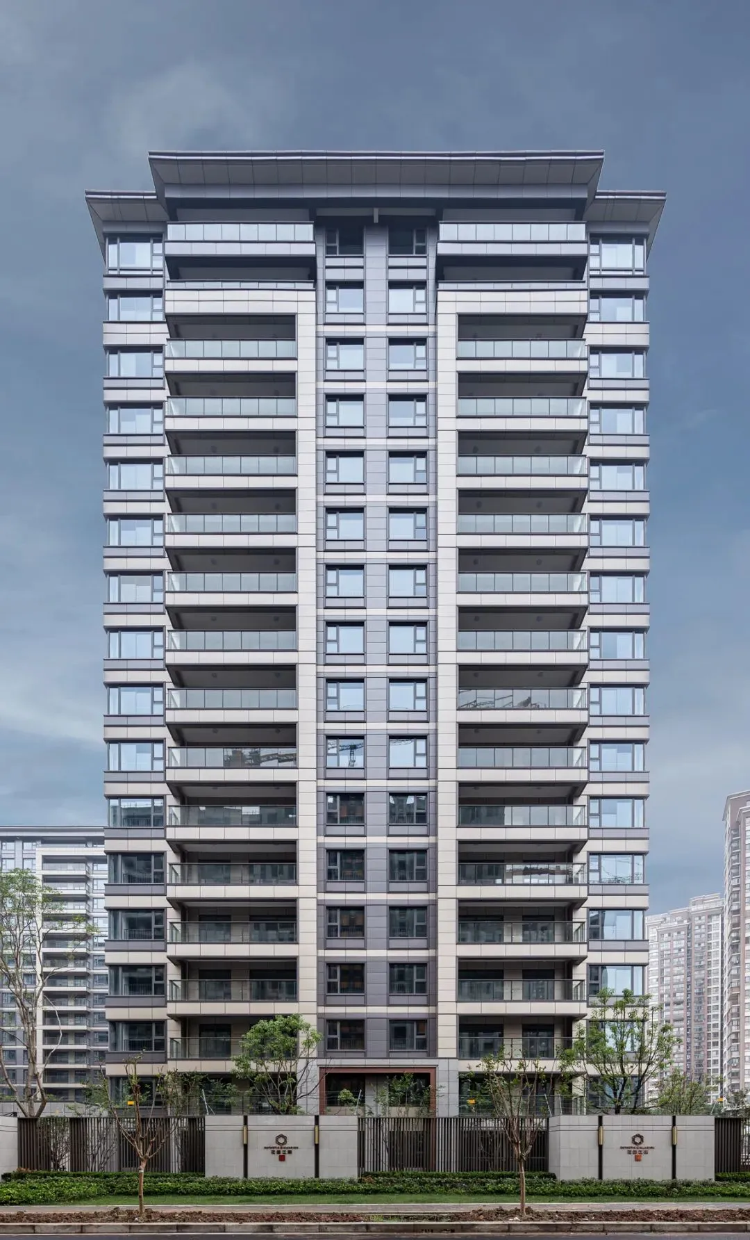 久诺臻铝板：塑造建筑新标杆引领高端外墙装饰新潮流(图1)