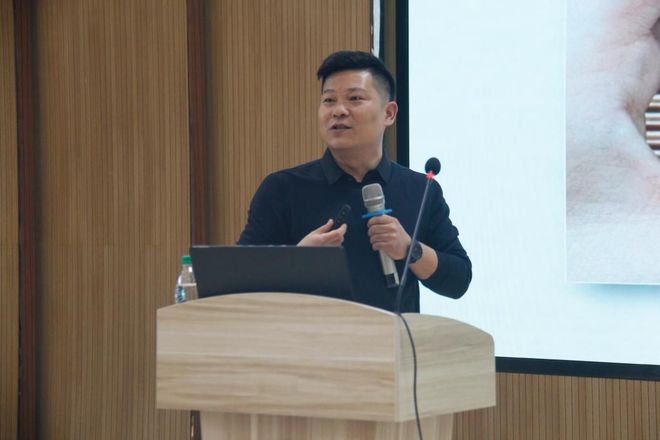 发掘文化传承技艺——非遗传承人徐青松走进开封文化艺术职业学院讲述金缮修复(图2)