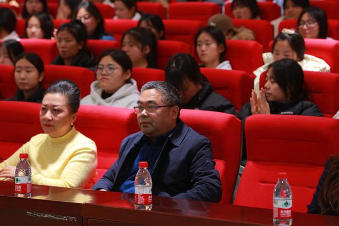 发掘文化传承技艺——非遗传承人徐青松走进开封文化艺术职业学院讲述金缮修复(图3)