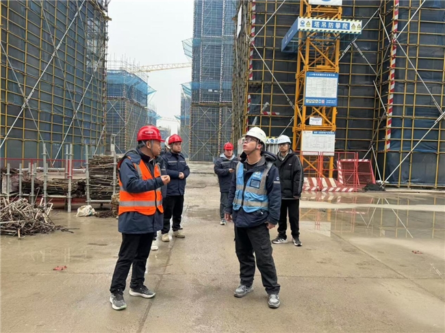 瑞璟·云府房地产开发项目部积极推动复工复产(图2)