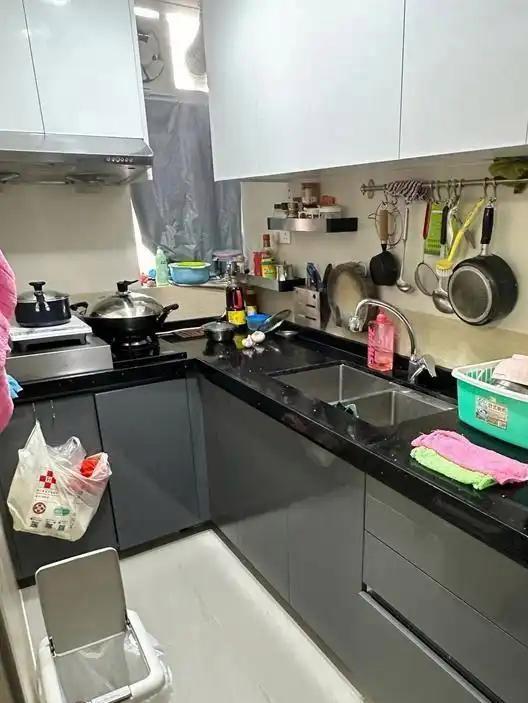 一家四口在香港仅有55平新房没有阳台装修非常极简真羡慕！(图4)
