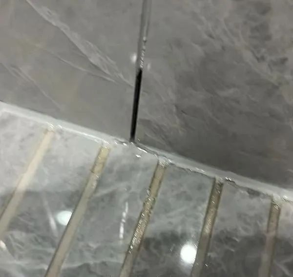 精装变“惊装”！福州保利天悦二期业主：几百万买的房子还没住就这样(图8)