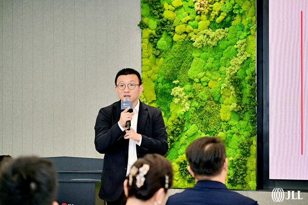 AI破局资管升级仲量联行地产科技π学院成都闭门沙龙圆满举办(图3)