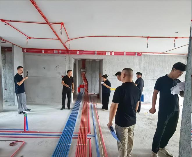 市青企协建筑装饰委员会2025金牌工地巡检第二轮第七站圆满举行！(图2)