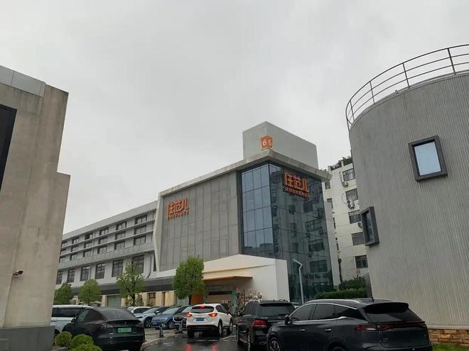 又爆雷!知名家装公司人去楼空涉案金额巨大百姓维权无望(图13)