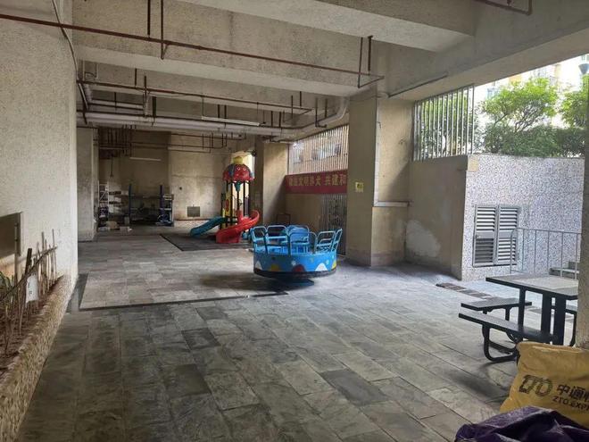 熊猫体育:深圳一小区被曝公共区域藏有豪华建筑物业公司称不知情当地相关部门已介入调查(图5)