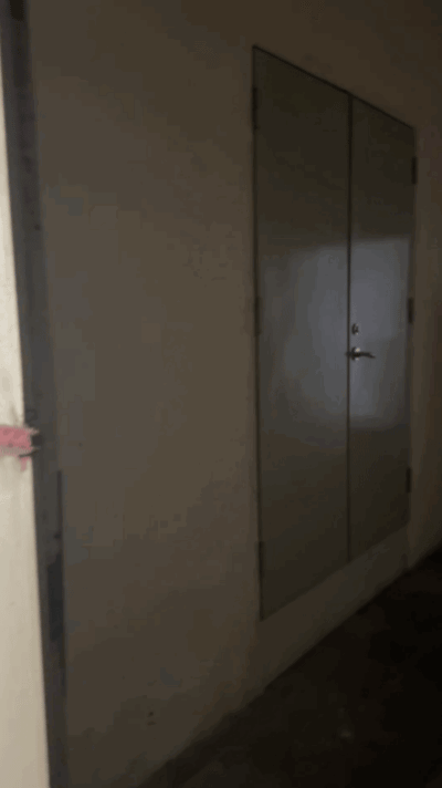 深圳一小区被曝有隐藏豪华建筑防火门后是“宫殿”朱红大门(图6)