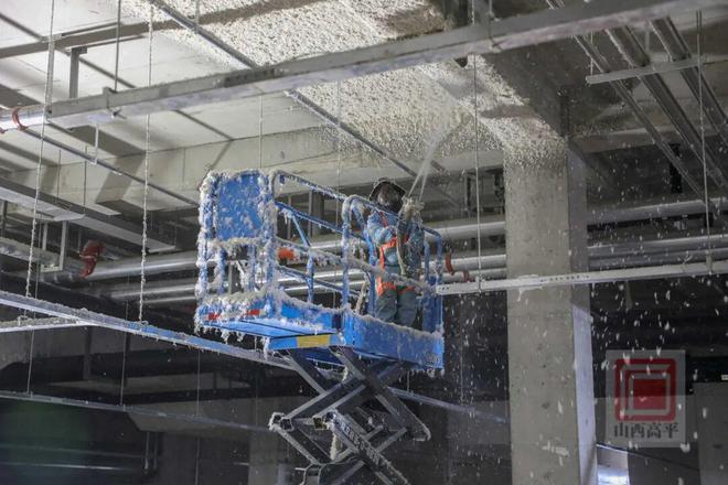 熊猫体育平台：【现场】晋城一医院建设！300余名工人激战正酣……(图3)