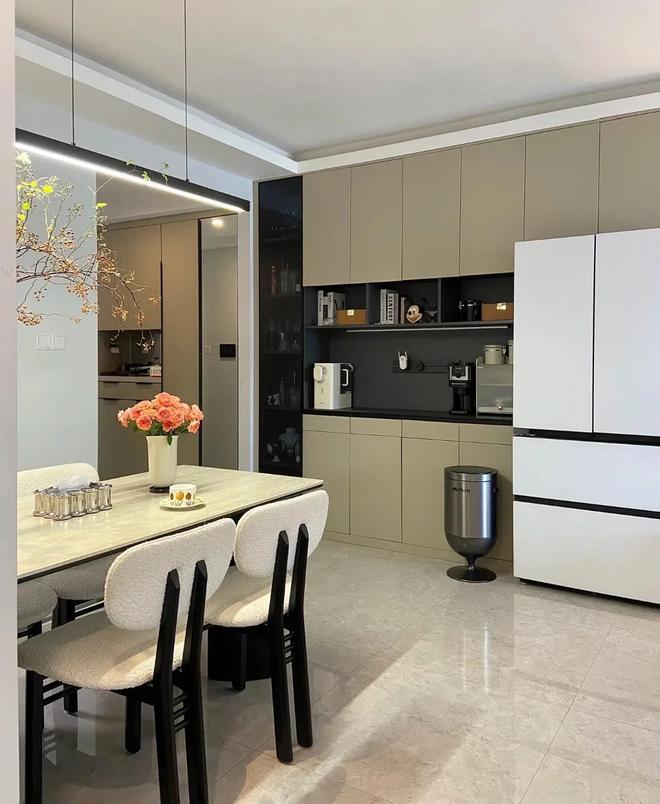 熊猫体育平台:这是我见过最好看的家成都美女晒出130㎡新家装修看着太高级(图2)