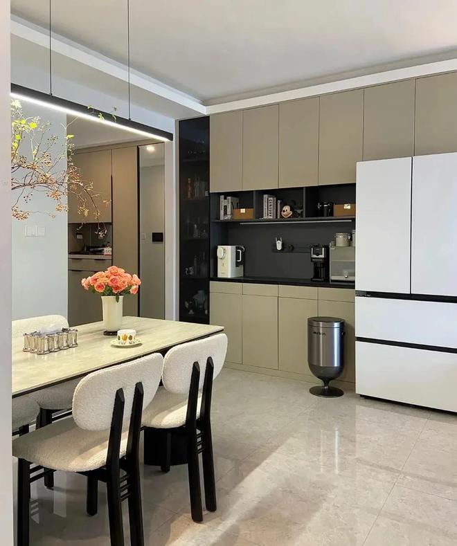 熊猫体育平台:这是我见过最好看的家成都美女晒出130㎡新家装修看着太高级(图9)