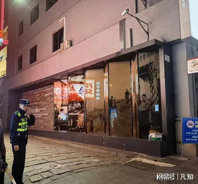 熊猫体育平台:长沙垮塌事件!19岁女孩摆空灵堂刚离家3小时百万赔偿是谣言(图13)