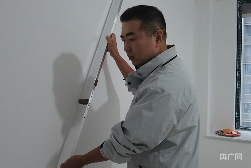 熊猫体育平台：你好！新职业｜装修管家李雨恒：从“监工”到“管家”装点万家更安心