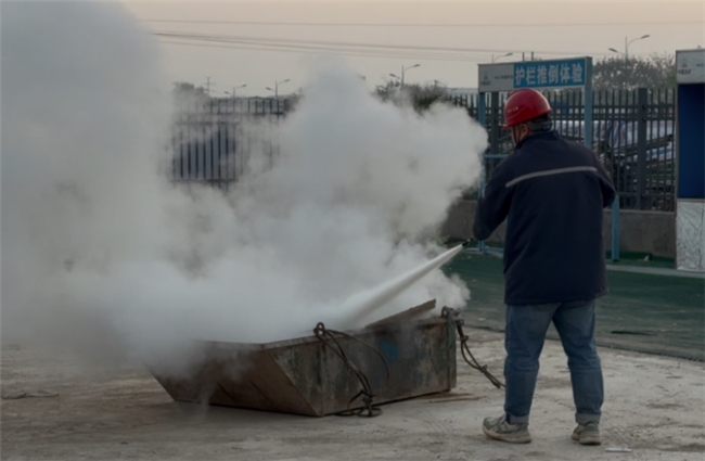 熊猫体育网站：瑞璟·云府房地产开发项目开展2025年消防宣传月活动(图3)