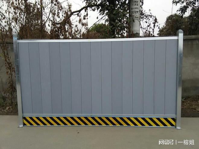 建筑围挡工程优选成都蓉锦装饰护栏广告彩钢新型围挡一站式供应