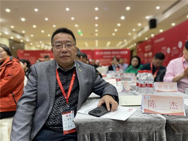 熊猫体育:杭州迪升新材料深耕建筑涂料领域一体化服务赋能建筑行业(图1)